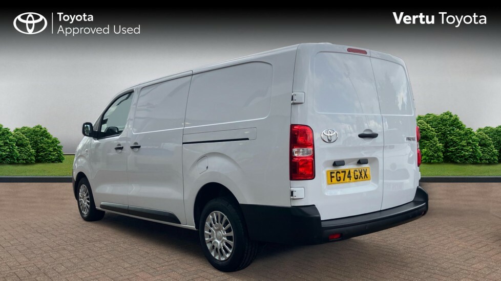 Toyota PROACE Icon White #4