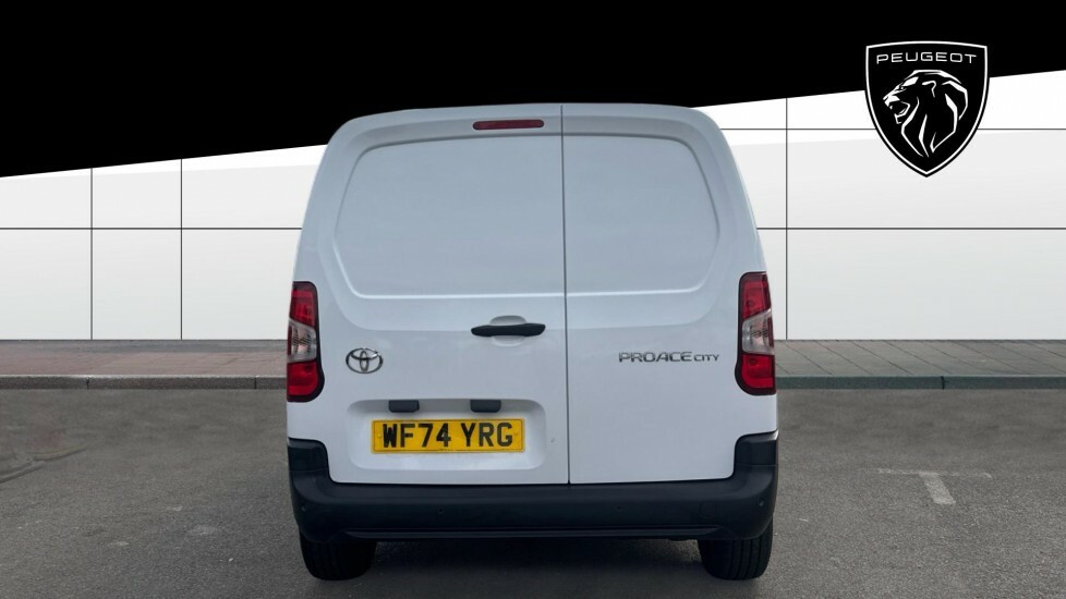 Toyota Proace City Active White #3