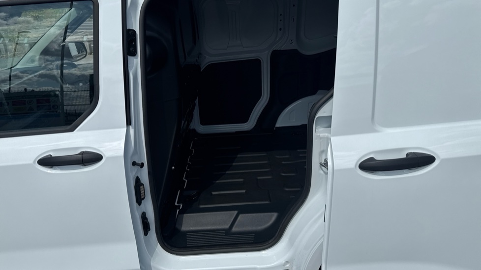 Ford Transit Courier Trend White #5