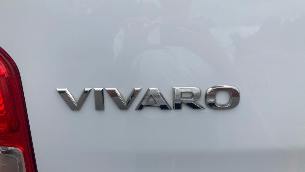 Vauxhall Vivaro 2900 1.5D 100Ps Sportive L1 H1  #22