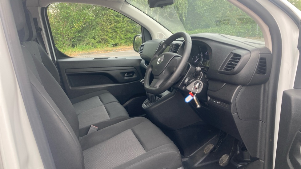 Vauxhall Vivaro Pro White #6
