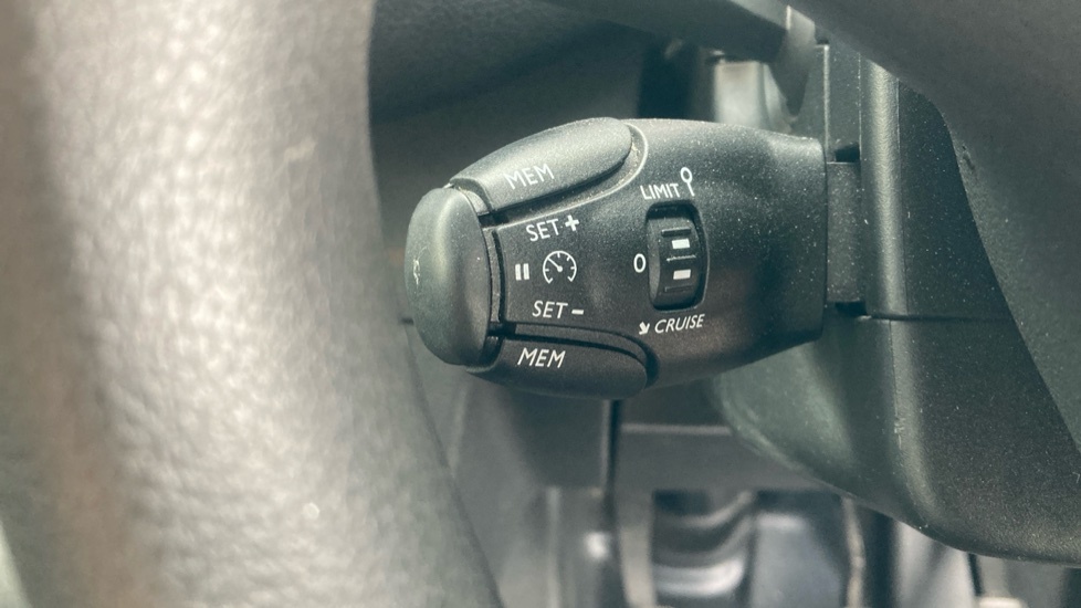 Vauxhall Vivaro 2900 1.5D 100Ps Sportive L1 H1  #39