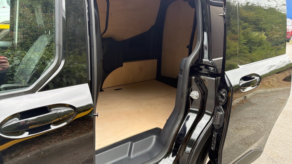 Ford Transit Courier Active Black #5