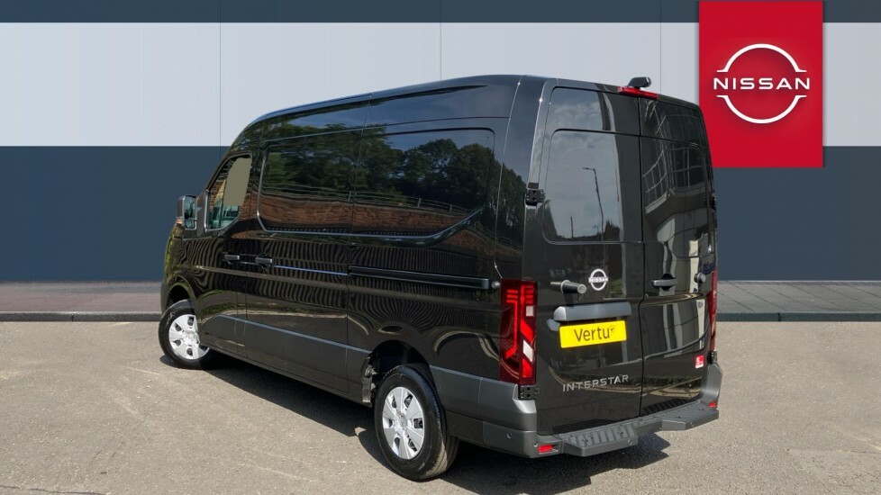 Nissan InterStar Tekna Black #2