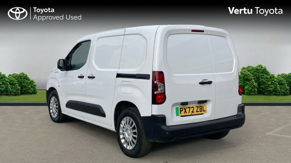 Toyota Proace City Icon White #4