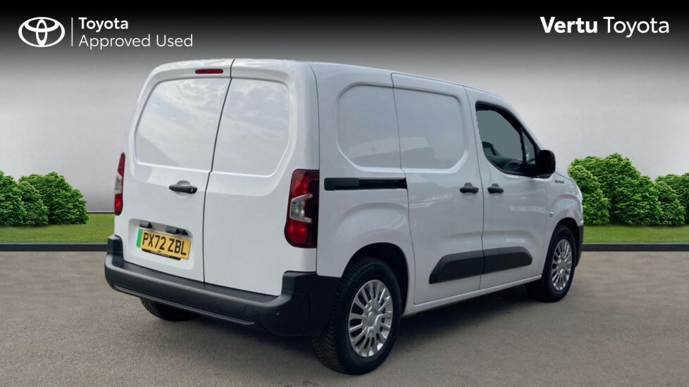 Toyota Proace City Icon White #2