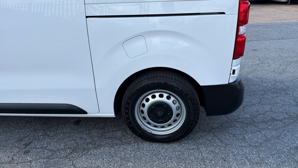 Peugeot E-Expert L1 100Kw 75Kwh Professional Mwb White #23