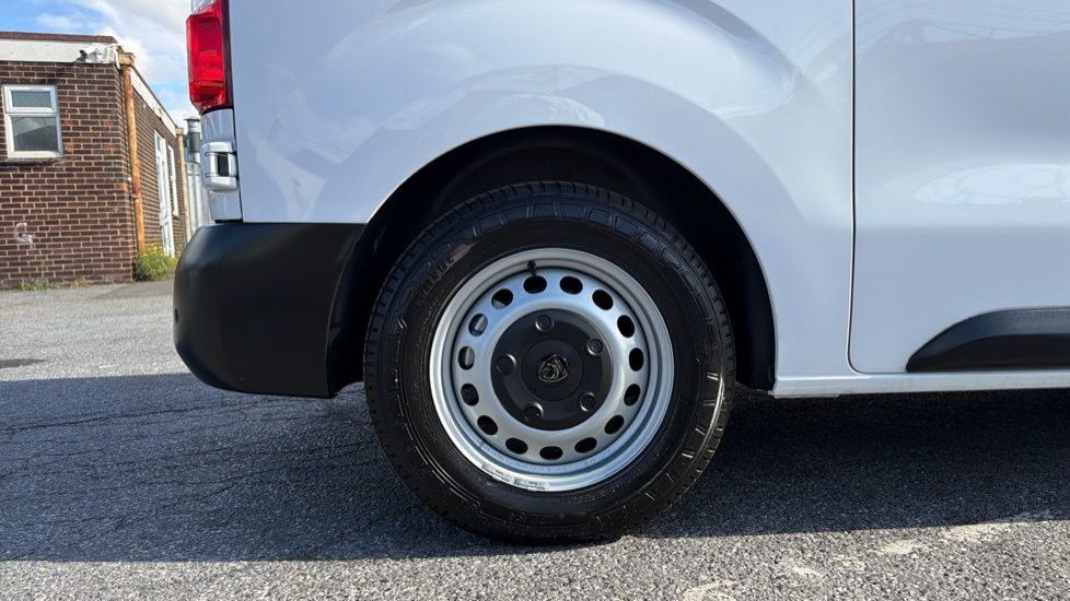 Peugeot E-Expert L1 100Kw 75Kwh Professional Mwb White #16