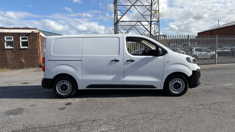 Peugeot E-Expert L1 100Kw 75Kwh Professional Mwb White #9