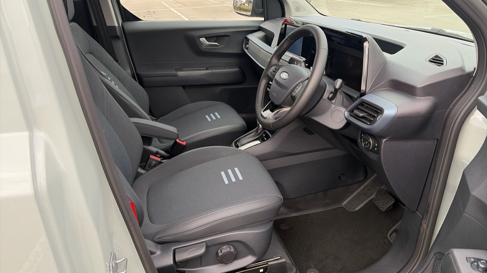 Ford Transit Courier Active Grey #4