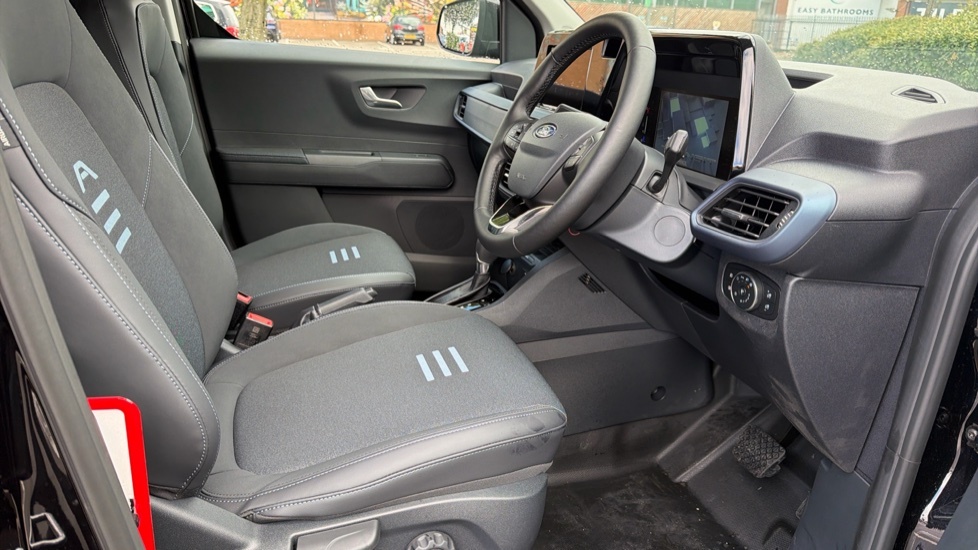 Ford Transit Courier Active Black #4