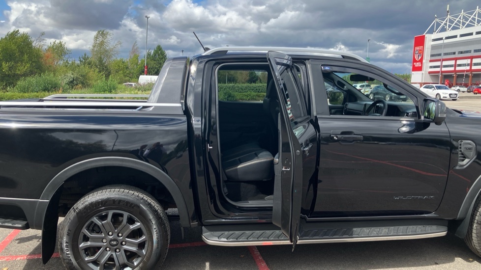 Ford Ranger Wildtrak Black #5