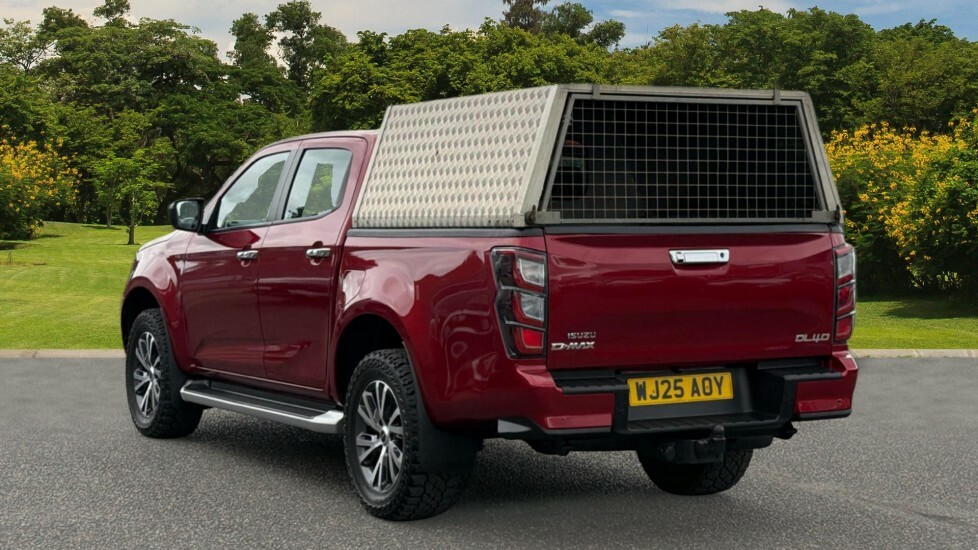 Isuzu D-Max Pickup Red #2