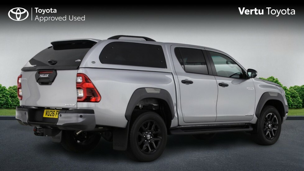 Toyota HILUX Invincible X Silver #2