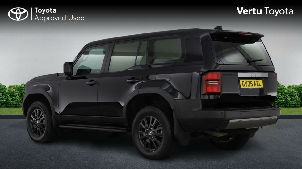 Toyota Land Cruiser Commercial Black #4