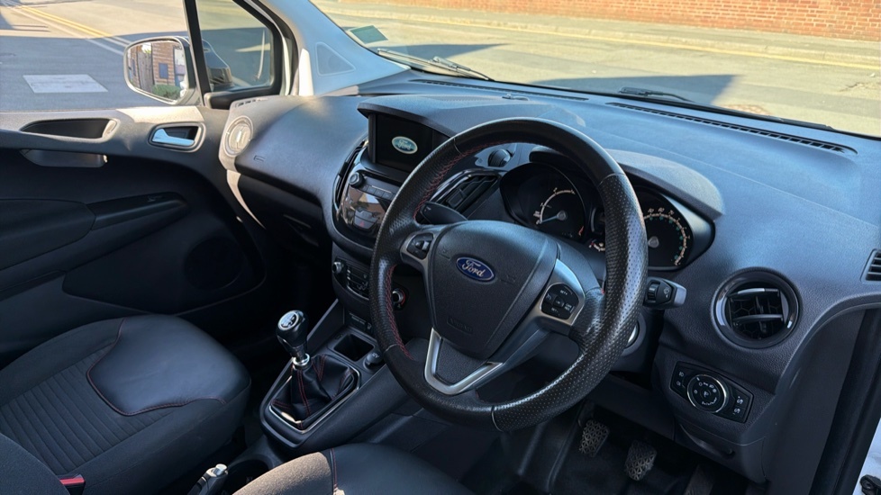 Ford Transit Courier Sport White #6