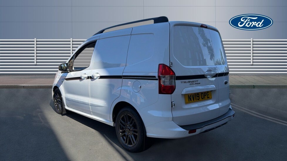 Ford Transit Courier Sport White #2