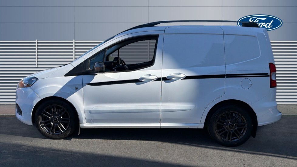 Ford Transit Courier Sport White #4