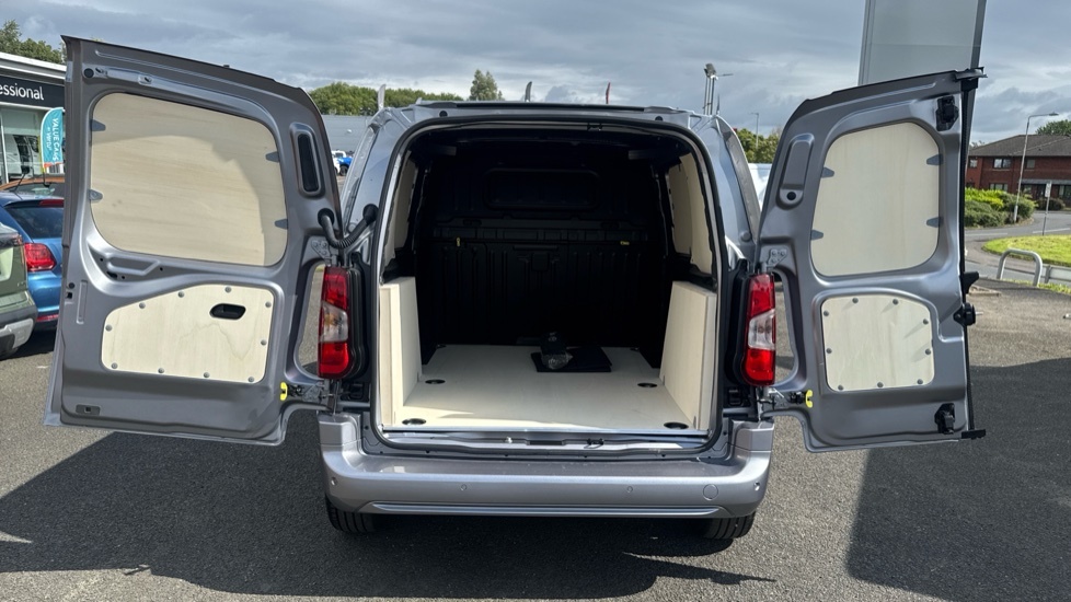 Toyota Proace City Icon White #33