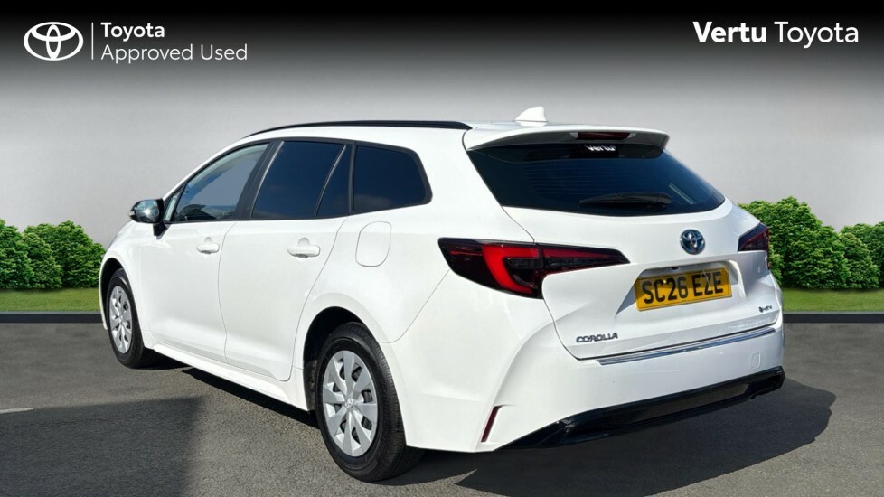 Toyota Corolla Commercial White #4