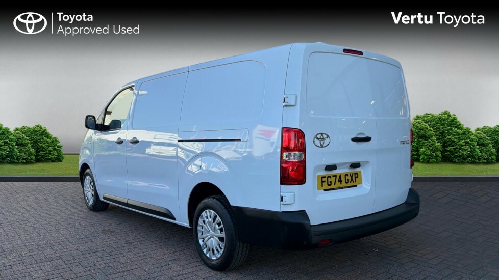 Toyota PROACE Icon White #4