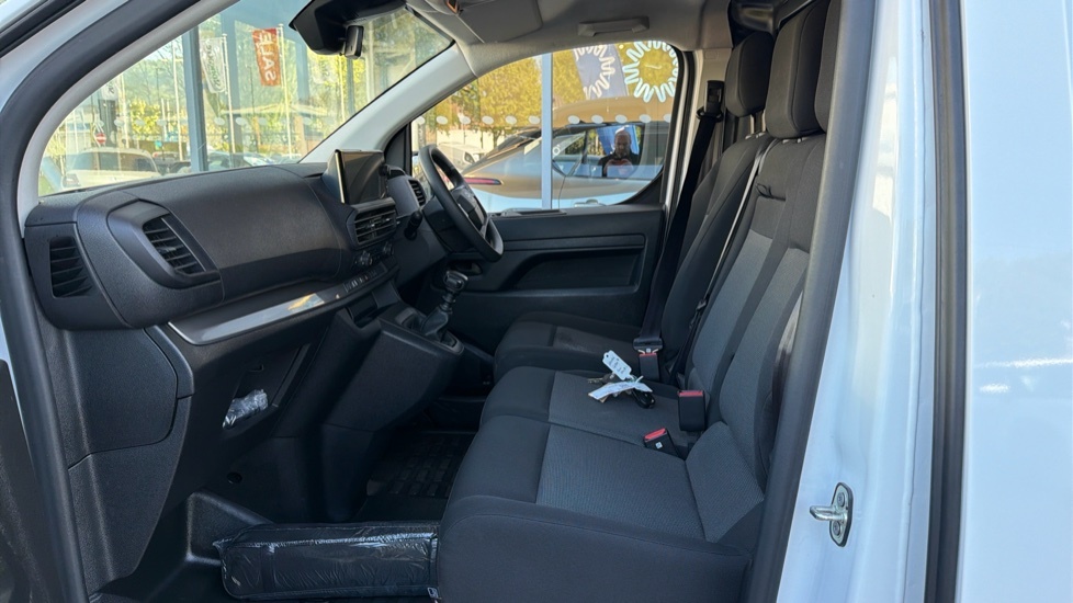 Toyota PROACE Icon White #5