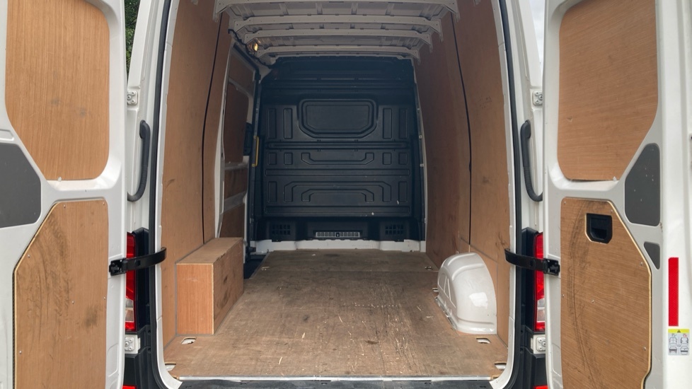 Volkswagen Crafter Cr35 Mwb Fwd 2.0 Tdi 140Ps Startline High Roof Van  #12