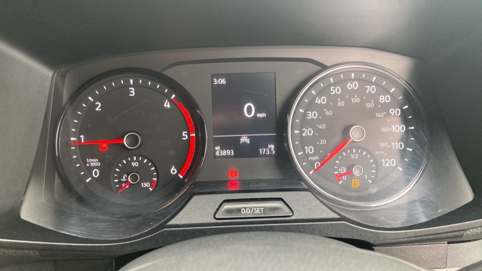 Volkswagen Crafter Cr35 Mwb Fwd 2.0 Tdi 140Ps Startline High Roof Van  #19