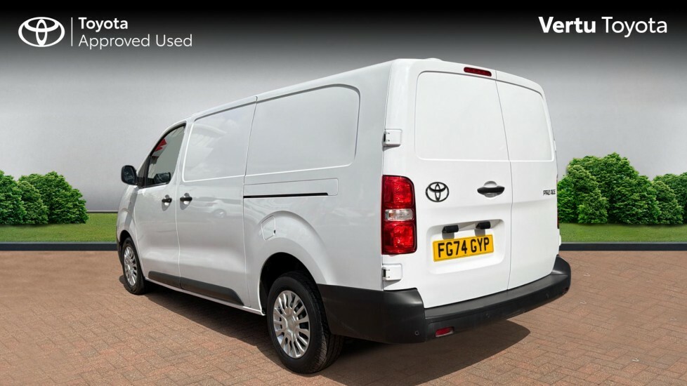 Toyota PROACE Icon White #4