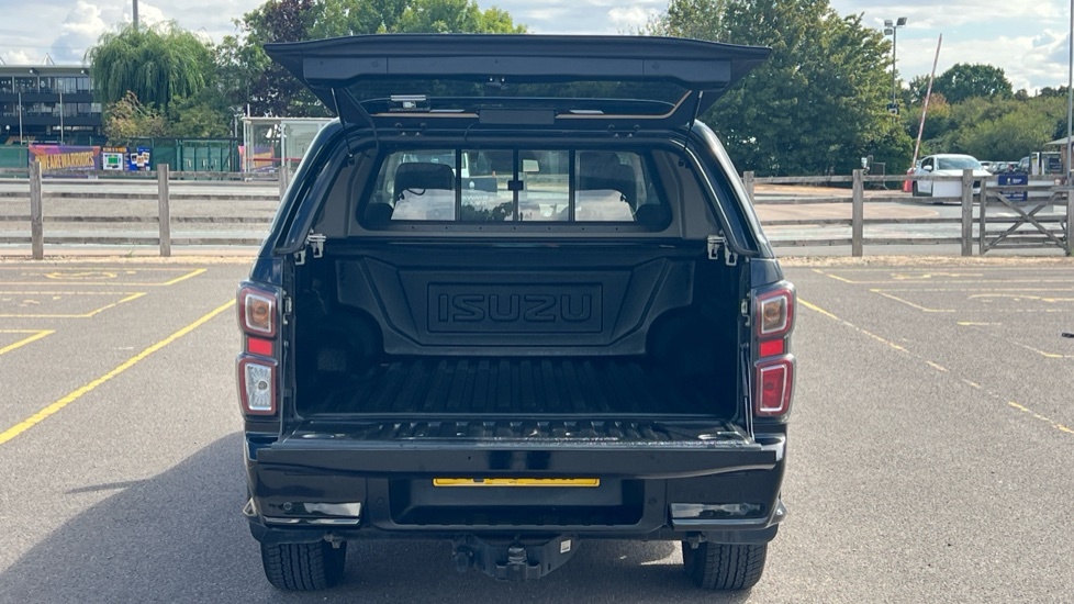 Isuzu D-Max Pickup YP74UMF Black #3