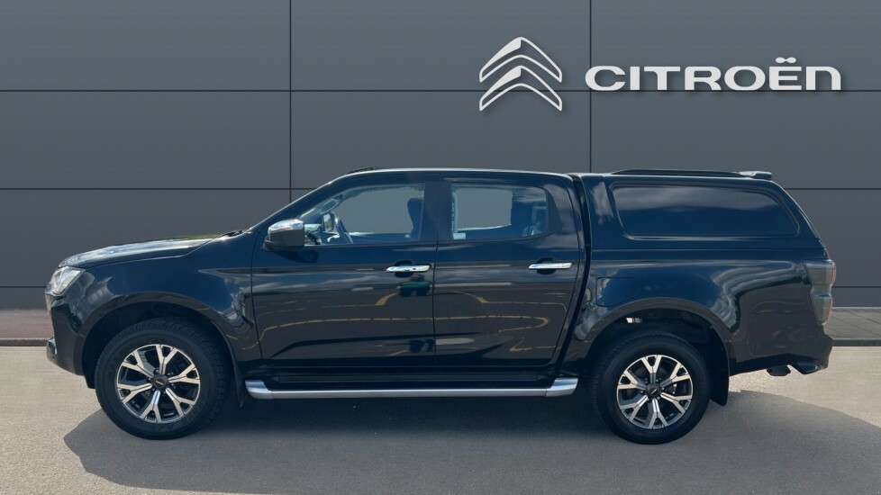 Isuzu D-Max Pickup YP74UMF Black #4