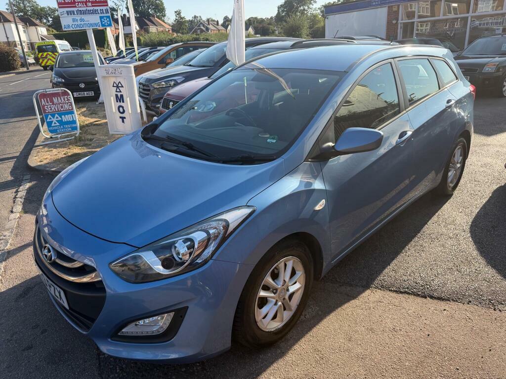 Hyundai I30 1.6 Crdi Blue Drive Active Tourer Euro 5 S S Blue #4