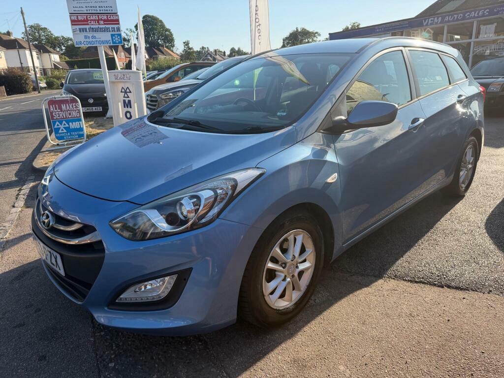Hyundai I30 1.6 Crdi Blue Drive Active Tourer Euro 5 S S Blue #3