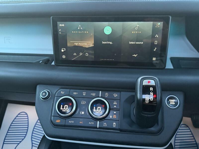 Land Rover Defender 110 2.0 D240 First Edition 110 Green #46