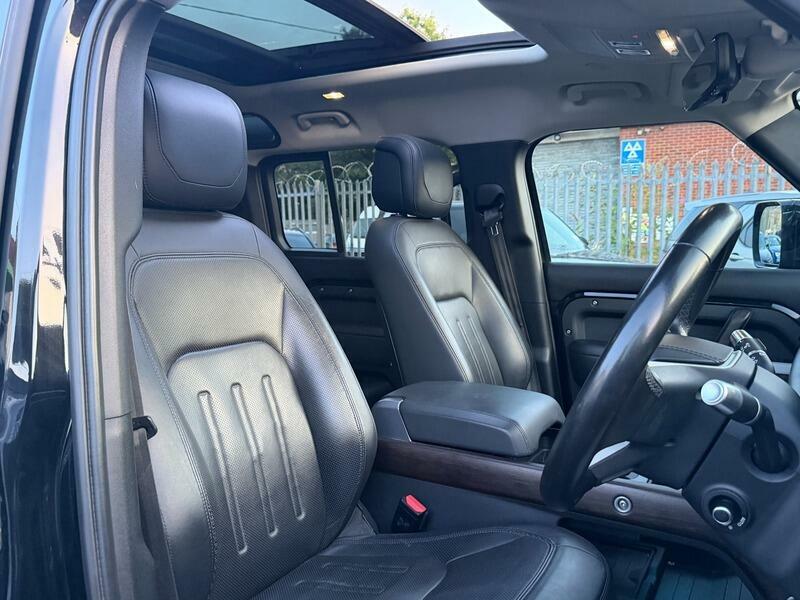 Land Rover Defender 110 2.0 D240 First Edition 110 Green #38