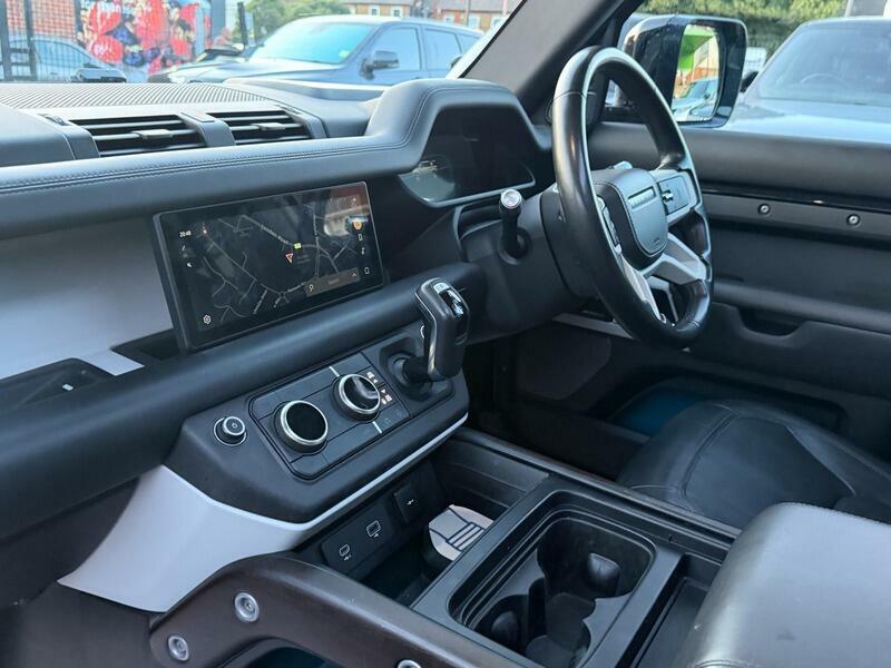 Land Rover Defender 110 2.0 D240 First Edition 110 Green #42
