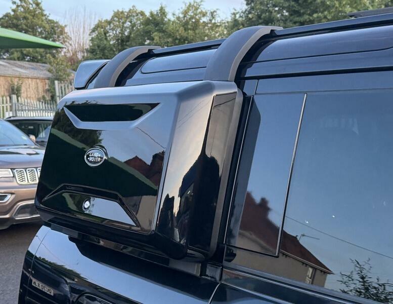 Land Rover Defender 110 2.0 D240 First Edition 110 Green #18