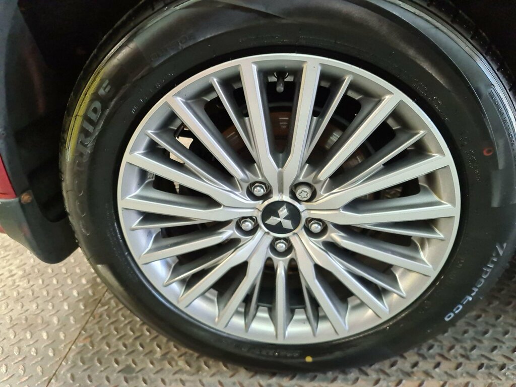 Mitsubishi Outlander Outlander Verve Phev Cvt Brown #39