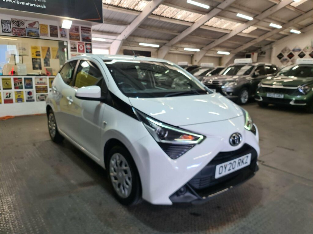 Toyota Aygo 1.0 Vvt-i X-play Euro 6 White #2