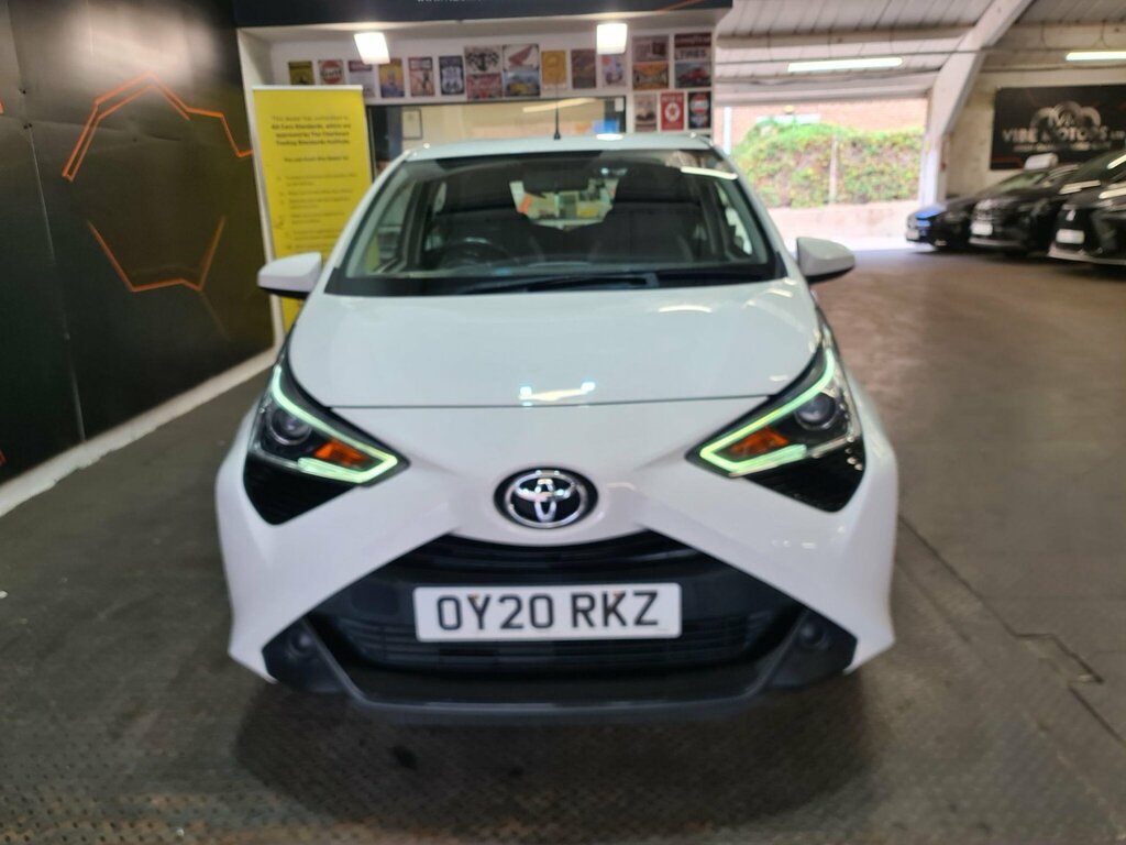 Toyota Aygo 1.0 Vvt-i X-play Euro 6 White #3