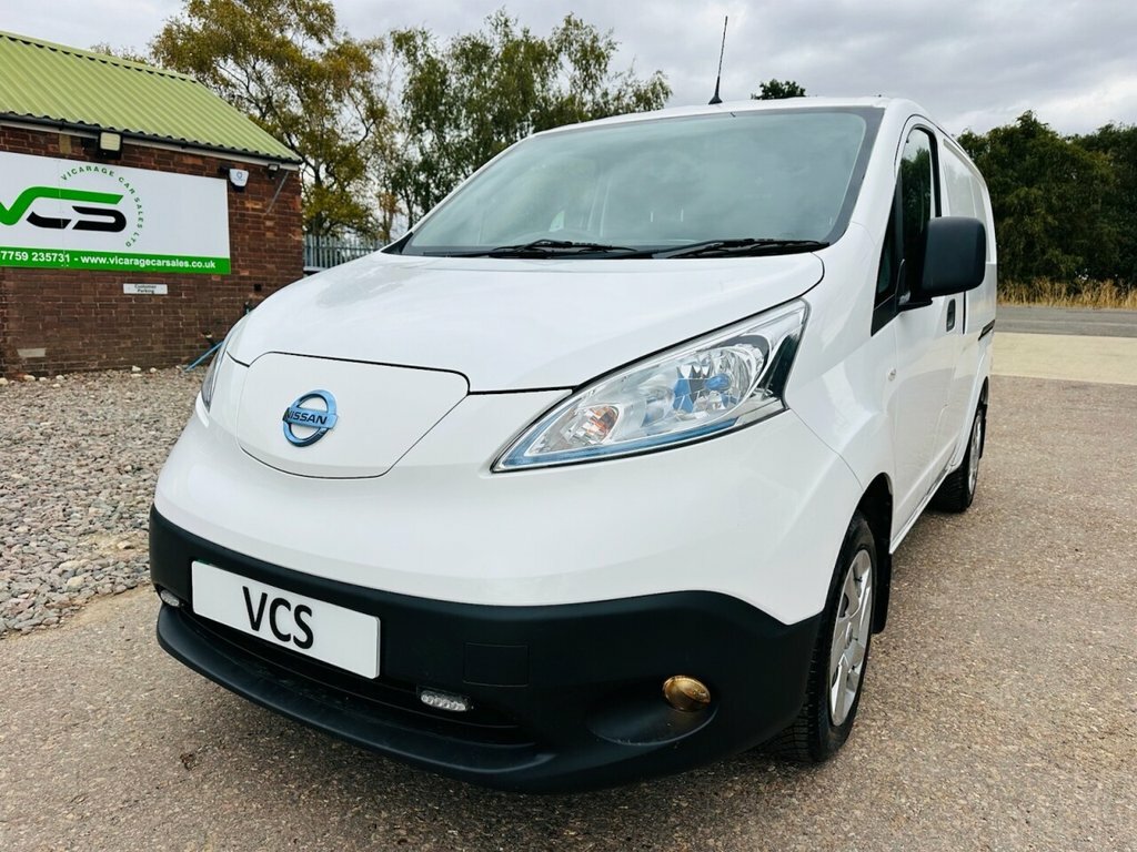 Nissan e-NV200 Mpv White #2