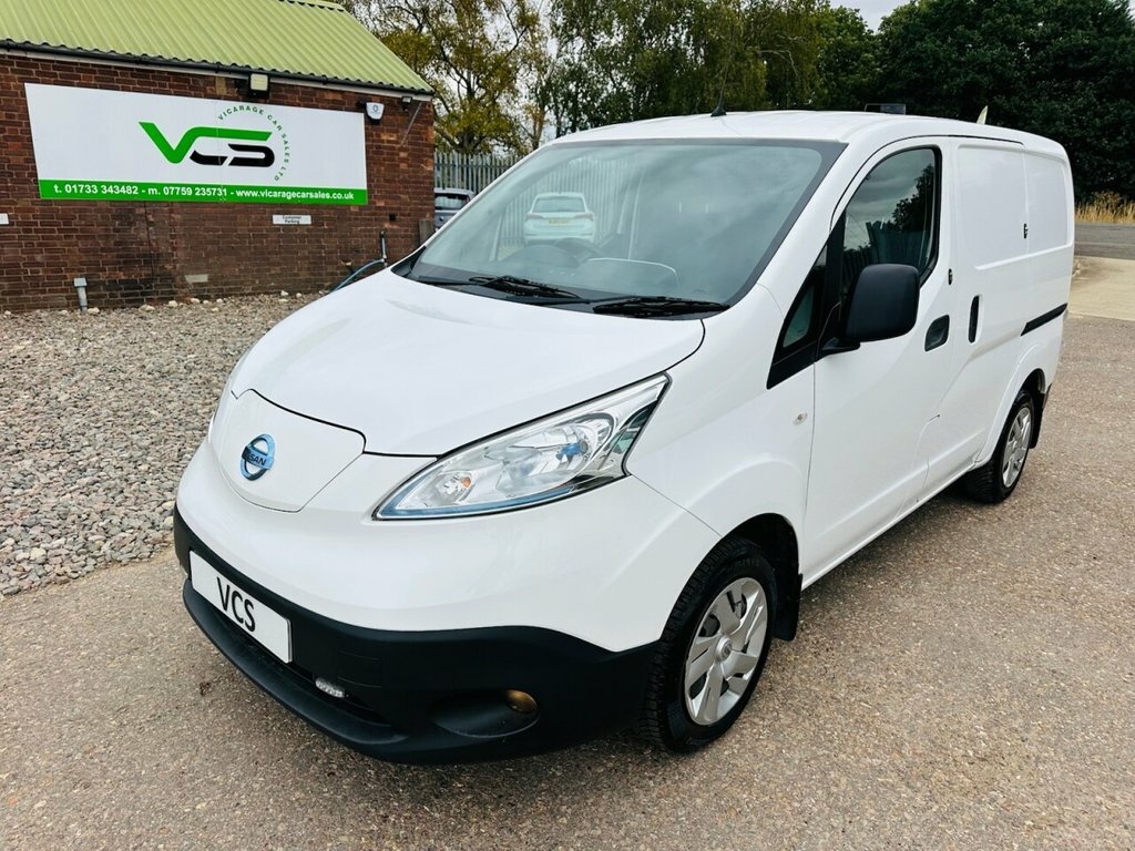 Nissan e-NV200 Mpv White
