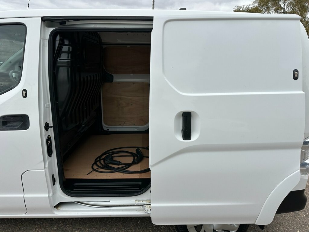 Nissan e-NV200 Mpv White #6