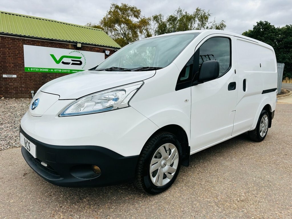 Nissan e-NV200 Mpv White #4