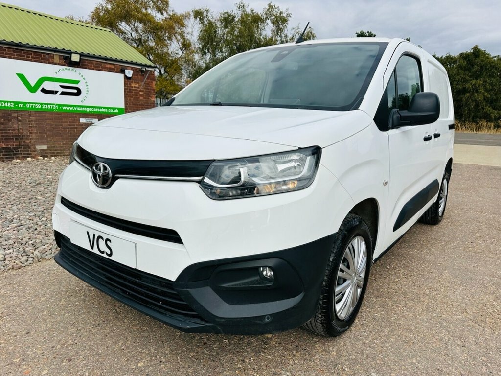 Toyota Proace City 1.5L Icon FE21ZCK White #2