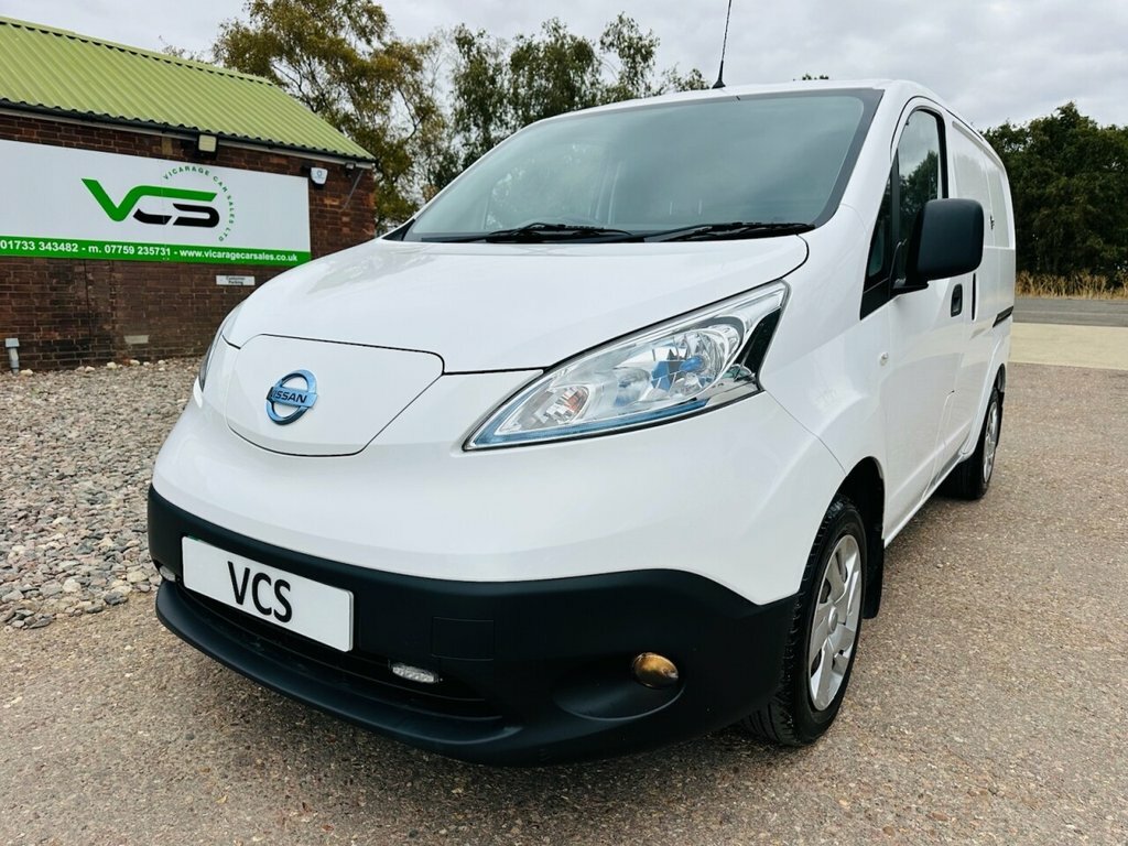 Nissan e-NV200 Mpv White #2