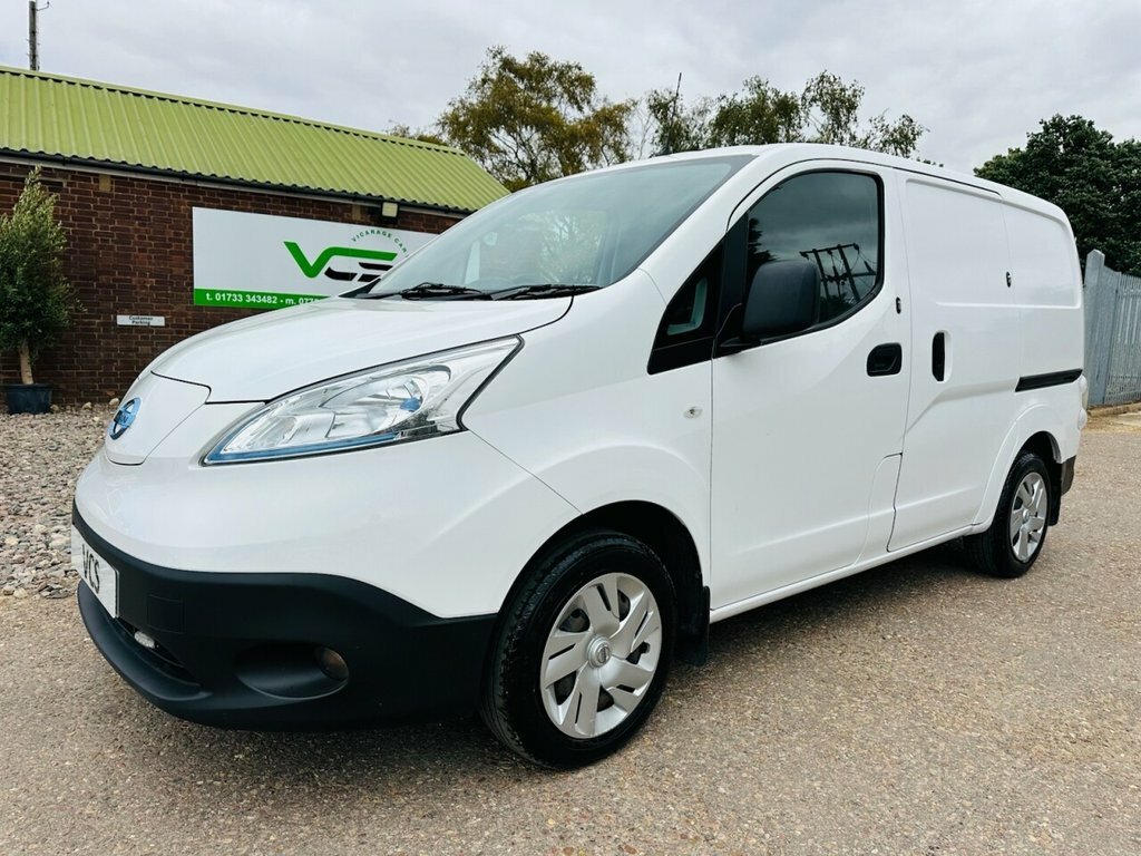 Nissan e-NV200 Mpv White #4