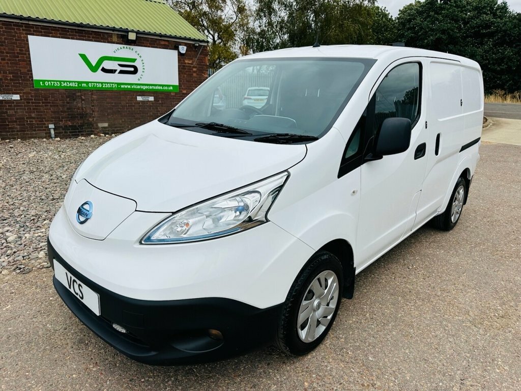 Nissan e-NV200 Mpv White