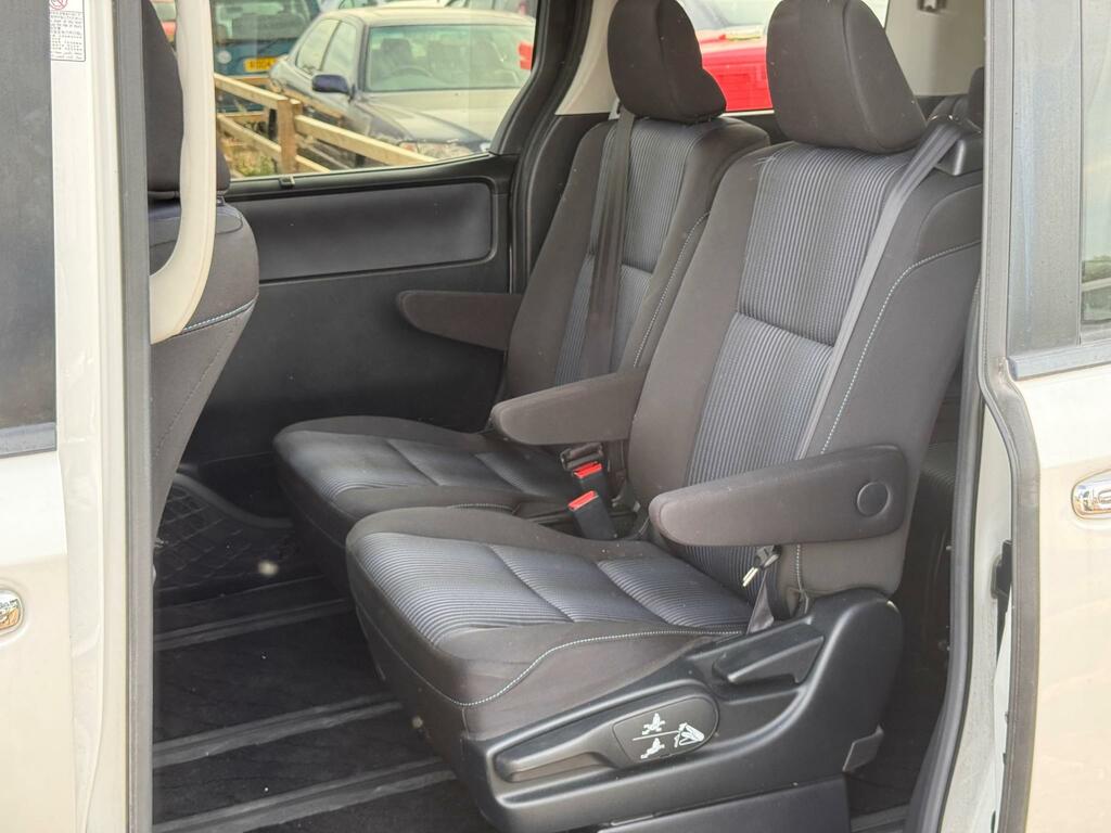 Toyota Voxy Mpv 1.8 Vvt-h Hybrid Zs Kirameki Ii 201717 Black #21