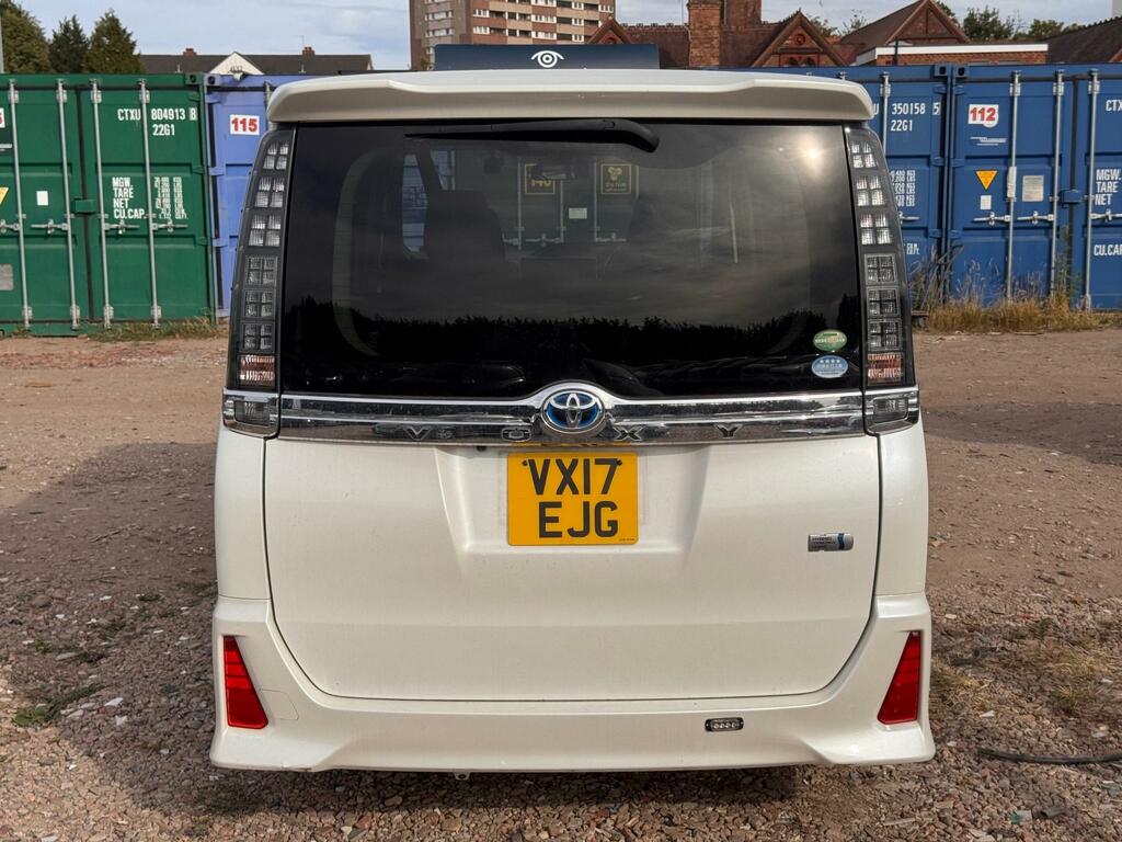 Toyota Voxy 1.8 Vvt-h Hybrid Mpv Cvt 7 Seats White #6